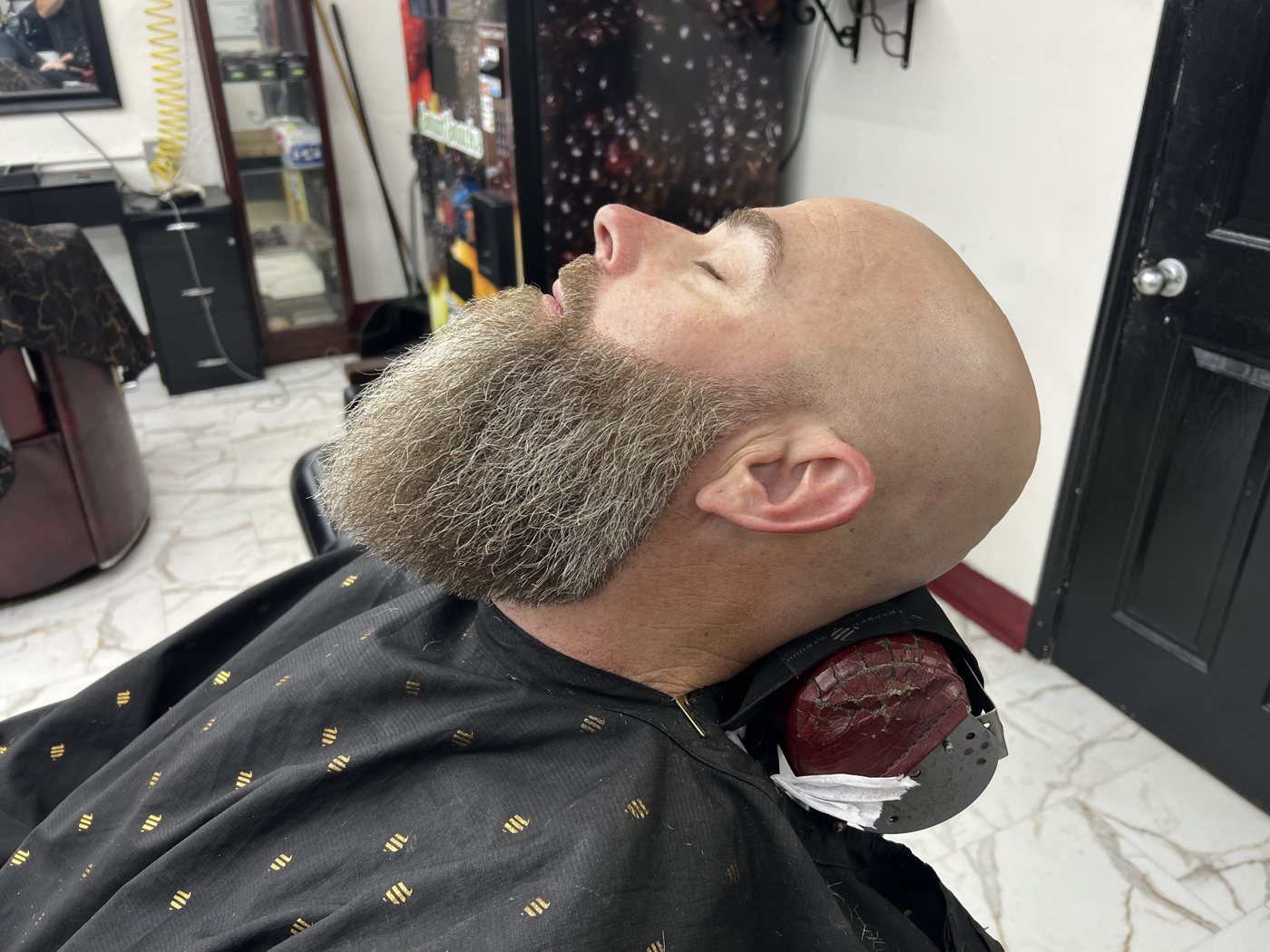 Beard trim and shape-up